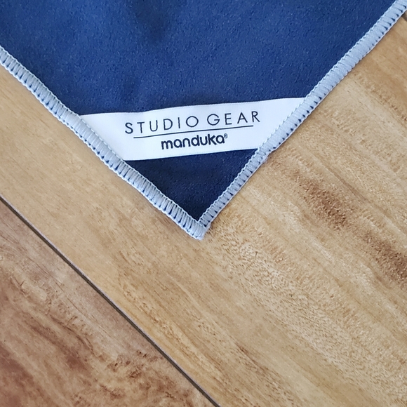 Manduka eQua toga mat towel - Picture 3 of 8